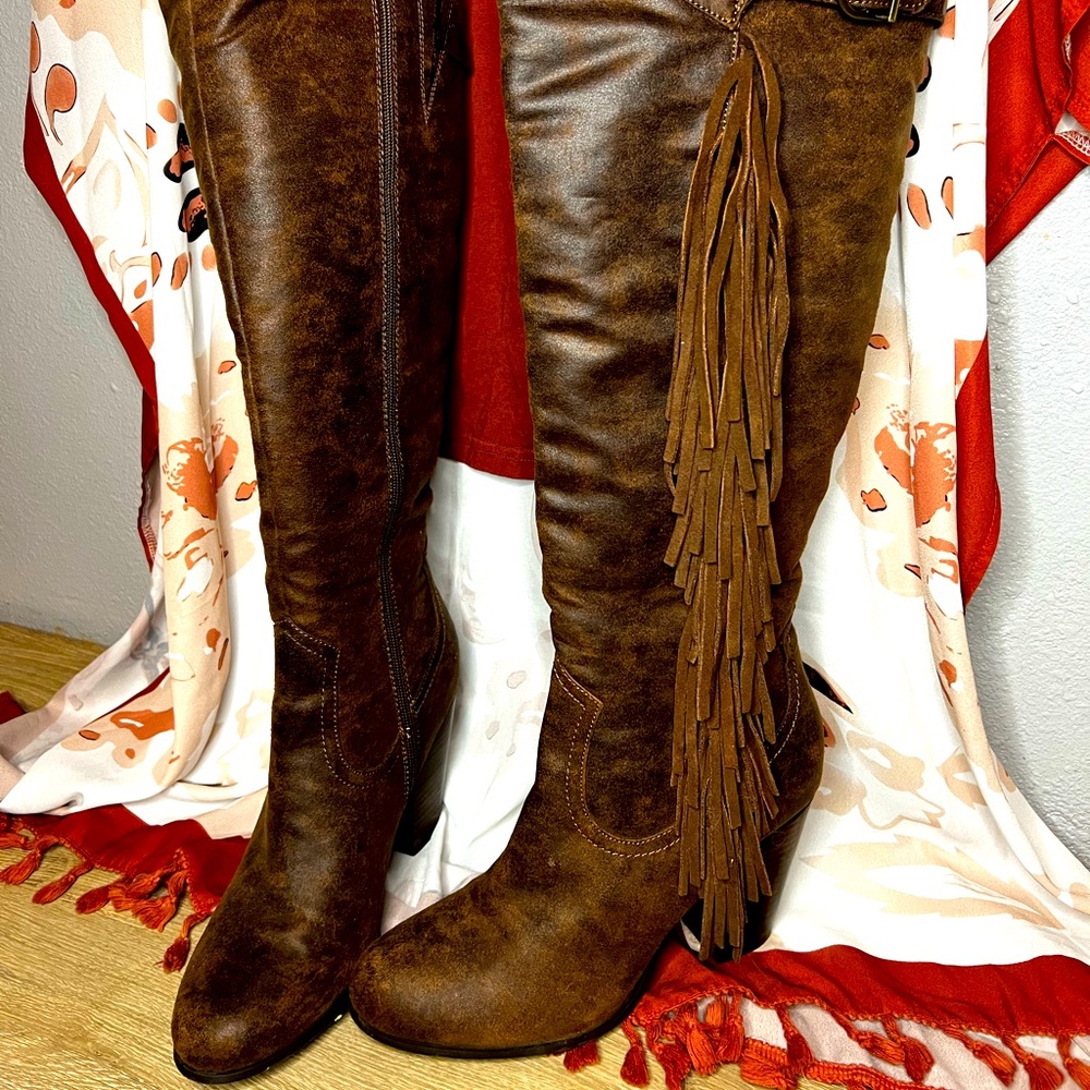 Fringe boots Carlos Santana brand